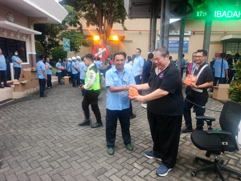 7000 Paket Takjil Ramadhan Hasil Patungan dari Semua Element  PT Tjiwi Kimia, Dibagikan Kepada Para Karyawan