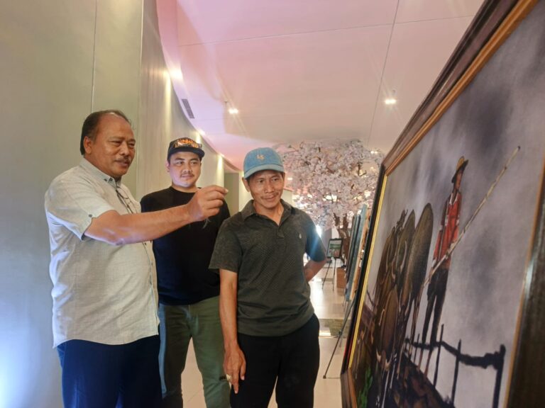 Jadi Kolektor Ke-9 Karya Diak Eko. Abu Rojad Boyong Lukisan Penggembala Kerbau