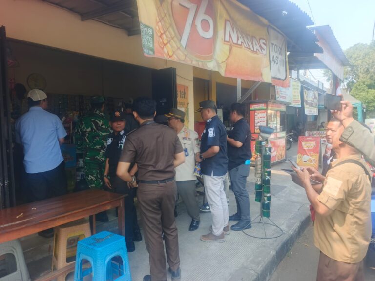 Tim Gabungan Satpol PP Kota Mojokerto Gelar Rasia Rokok Ilegal