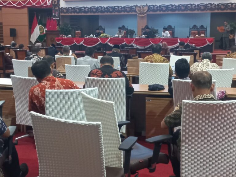 DPRD Mojokerto Gelar Paripurna, Minta Penjelasan Bupati Terkait PAPBD 2026 dan Empat Ranperda   