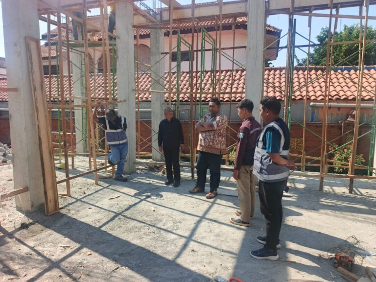 Hartono Wakil Ketua DPRD Kabupaten Mojokerto Sidak Proyek Mushola, untuk Pastikan Dikerjakan Sesuai Prosedur
